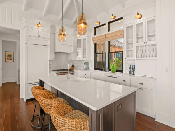Luxury 6-Bedroom Vacation Home in Poipu - Ocean Views & Modern Comfort